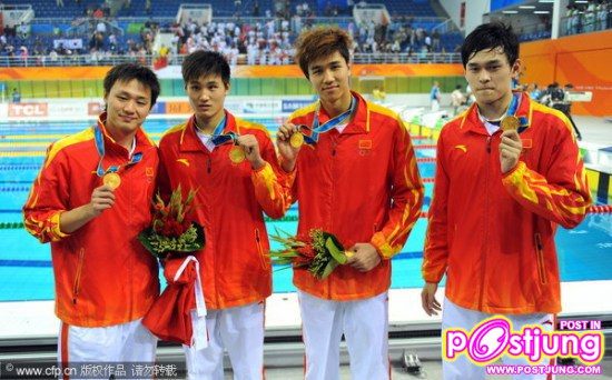 นักว่ายน้ำประเทศจีน หล่อล่ำ