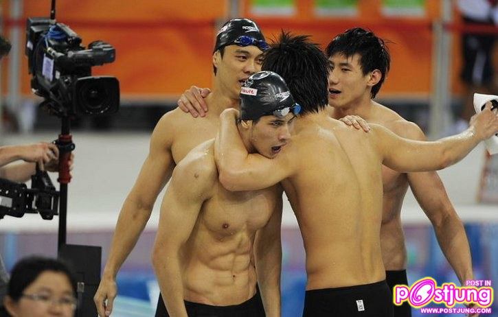 นักว่ายน้ำประเทศจีน หล่อล่ำ