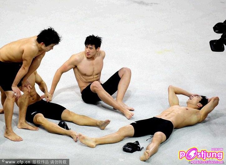 นักว่ายน้ำประเทศจีน หล่อล่ำ