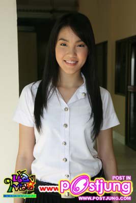 ลอยแก้ว น้องใหม่ร้ายบริสุทธิ์