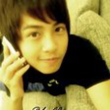 เพื่อนๆค่ะใครรู้บ้างว่าหนุ่มคนนี้เค้าเป็นใคร