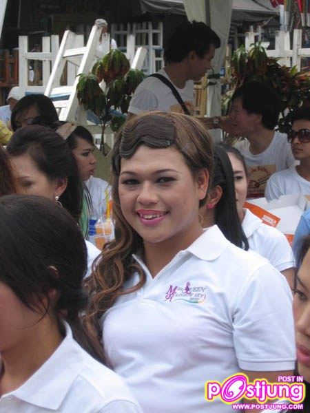 ตามดูกิจกรรมของผู้เข้าประกวด Miss Queen rainbow sky 2010