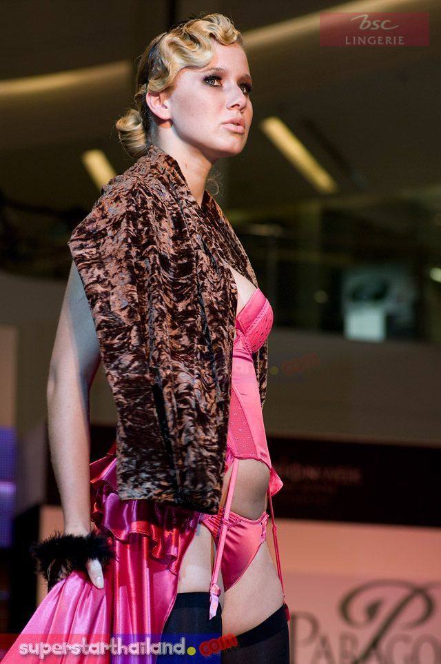 งานเดินแบบแฟชั่นชุดชั้นใน Lingeries (Bsc , ELLE , VR , Kullasatri)