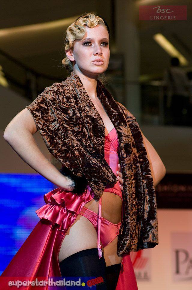 งานเดินแบบแฟชั่นชุดชั้นใน Lingeries (Bsc , ELLE , VR , Kullasatri)
