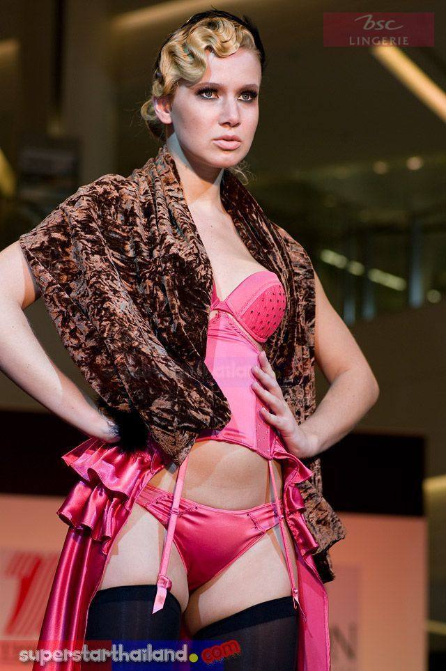 งานเดินแบบแฟชั่นชุดชั้นใน Lingeries (Bsc , ELLE , VR , Kullasatri)