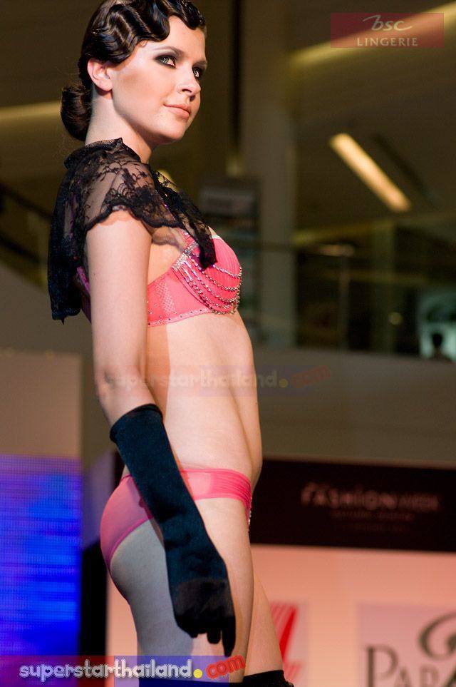 งานเดินแบบแฟชั่นชุดชั้นใน Lingeries (Bsc , ELLE , VR , Kullasatri)