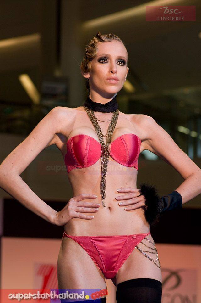 งานเดินแบบแฟชั่นชุดชั้นใน Lingeries (Bsc , ELLE , VR , Kullasatri)
