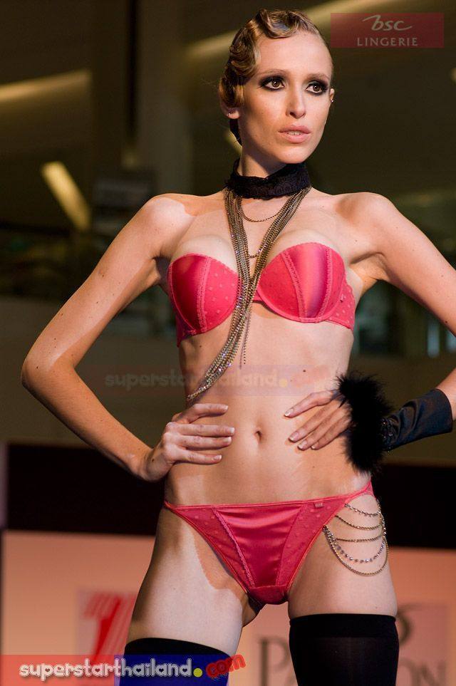 งานเดินแบบแฟชั่นชุดชั้นใน Lingeries (Bsc , ELLE , VR , Kullasatri)