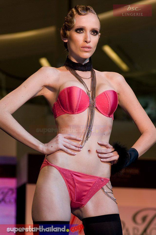 งานเดินแบบแฟชั่นชุดชั้นใน Lingeries (Bsc , ELLE , VR , Kullasatri)