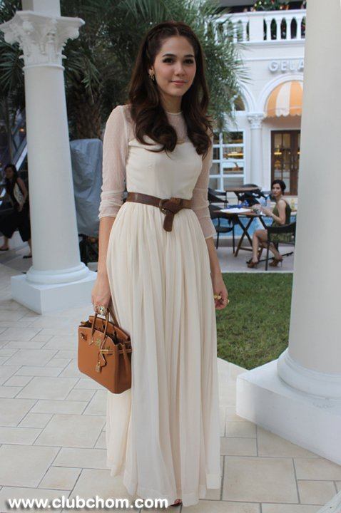 ชมพู่ร่วมยินดีกับธุรกิจปู