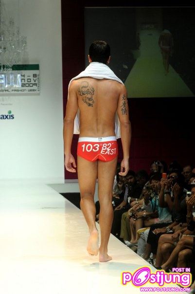 STUD FASHION SHOWCASE