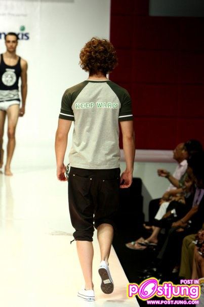 STUD FASHION SHOWCASE