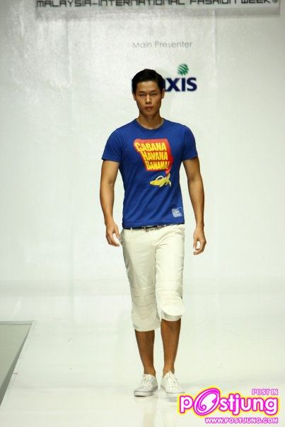 STUD FASHION SHOWCASE