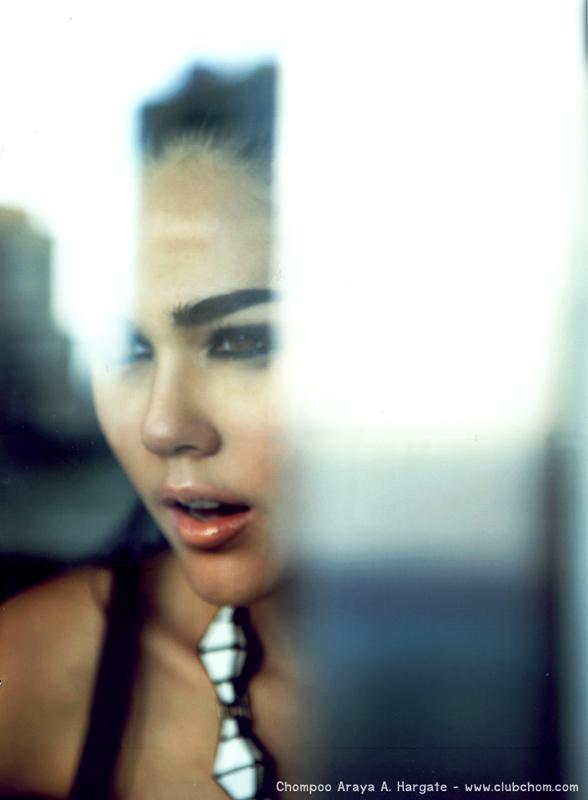 ชมพู่ ถ่ายแบบโพสท่าได้สวยและดูมีศิลปะมาก