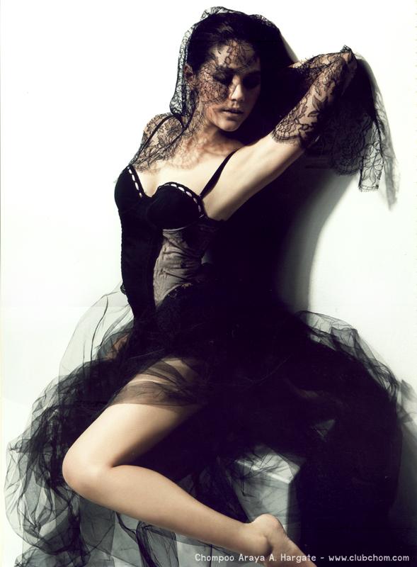 ชมพู่ ถ่ายแบบโพสท่าได้สวยและดูมีศิลปะมาก