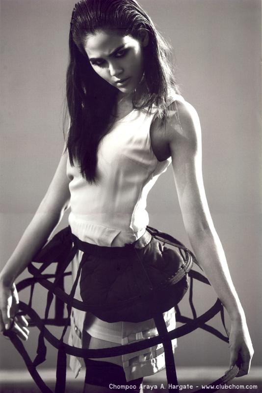 ชมพู่ ถ่ายแบบโพสท่าได้สวยและดูมีศิลปะมาก