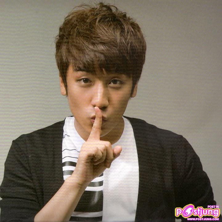 [PHOTOS] Seungri Scans from 2011 Calendar