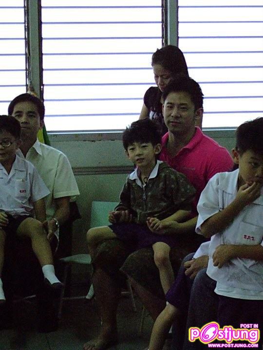 น้องริวจิ &คุณพ่อ ในงานวันพ่อที่โรงเรียน