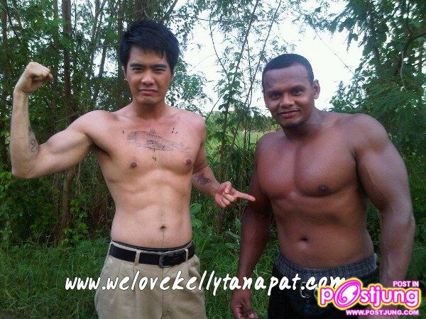 เคลลี่ ธนะพัฒน์ (หล่อล่ำ) จากละคร เสือสั่งฟ้า