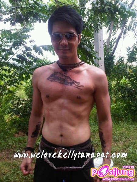 เคลลี่ ธนะพัฒน์ (หล่อล่ำ) จากละคร เสือสั่งฟ้า