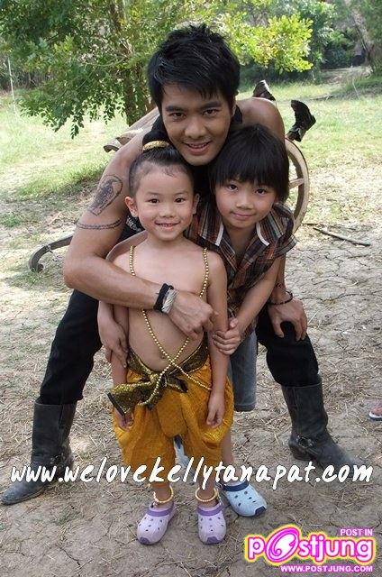 เคลลี่ ธนะพัฒน์ (หล่อล่ำ) จากละคร เสือสั่งฟ้า