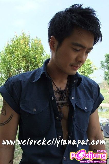 เคลลี่ ธนะพัฒน์ (หล่อล่ำ) จากละคร เสือสั่งฟ้า