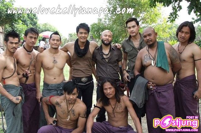 เคลลี่ ธนะพัฒน์ (หล่อล่ำ) จากละคร เสือสั่งฟ้า