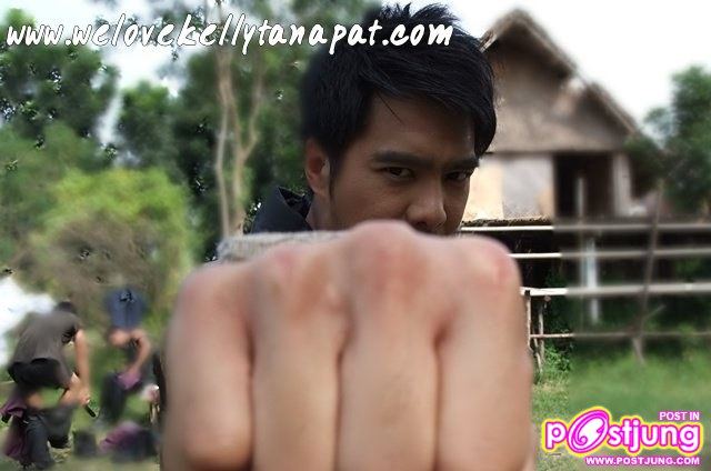 เคลลี่ ธนะพัฒน์ (หล่อล่ำ) จากละคร เสือสั่งฟ้า