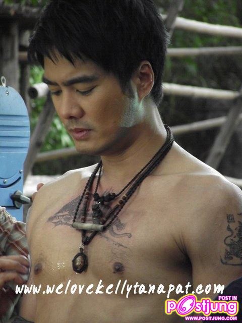 เคลลี่ ธนะพัฒน์ (หล่อล่ำ) จากละคร เสือสั่งฟ้า