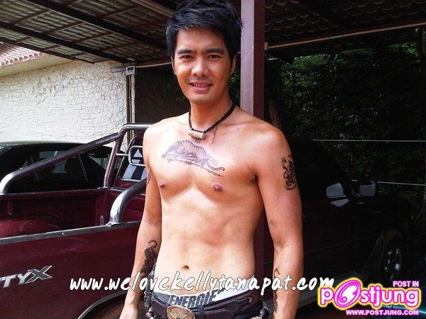 เคลลี่ ธนะพัฒน์ (หล่อล่ำ) จากละคร เสือสั่งฟ้า