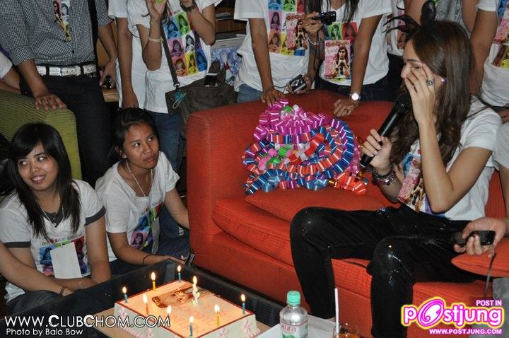 ชมพู่ มีทติ้งสังสรรค์กับแฟนคลับ