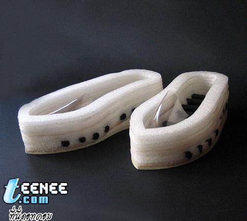 รองเท้าแปลกๆ