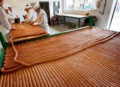 ไส้กรอกที่ยาวที่สุดในโลก