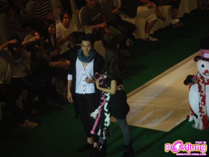 เหล่าดาราร่วมเดินแบบในงานB2S Enjoy Winter @ CTW