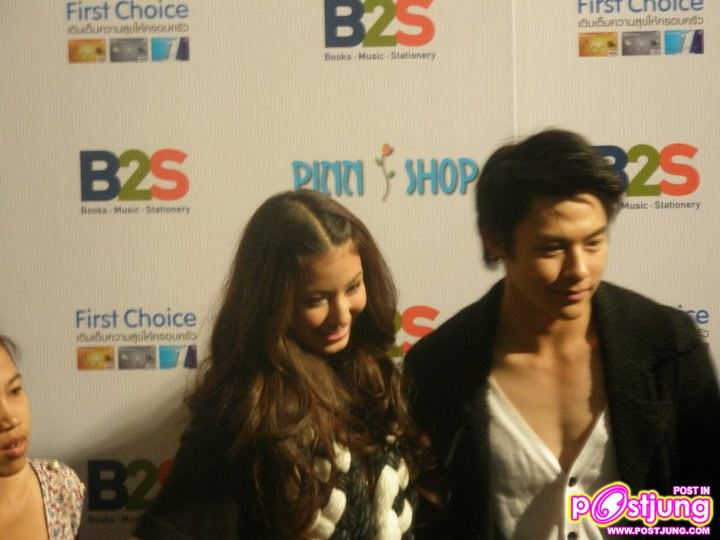 เหล่าดาราร่วมเดินแบบในงานB2S Enjoy Winter @ CTW