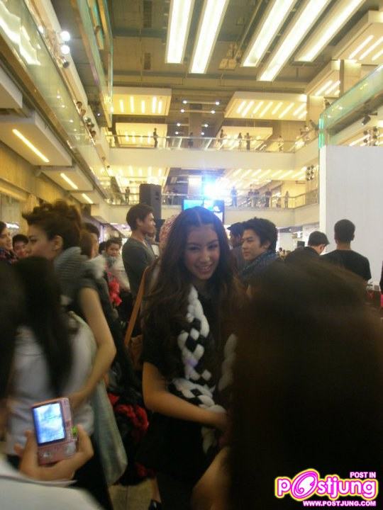 เหล่าดาราร่วมเดินแบบในงานB2S Enjoy Winter @ CTW