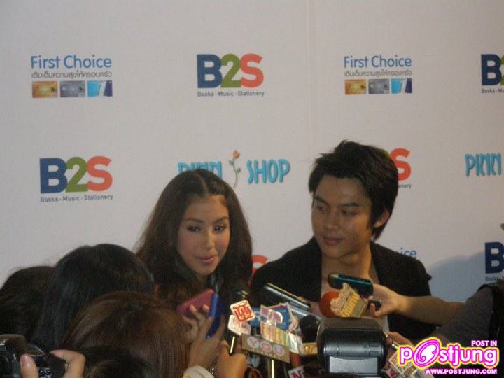 เหล่าดาราร่วมเดินแบบในงานB2S Enjoy Winter @ CTW