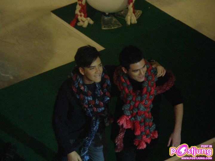 เหล่าดาราร่วมเดินแบบในงานB2S Enjoy Winter @ CTW