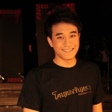 หนุ่มหล่อธรรมศาสตร์เดินแบบเปิดตัวละครเวที เยอะมากอะ