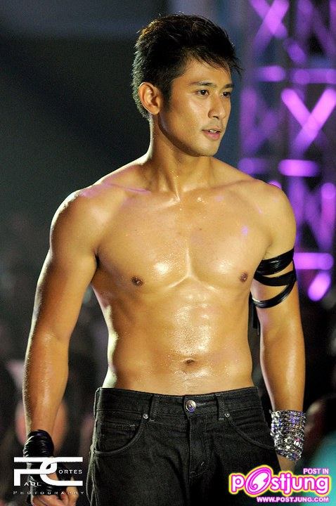 Photoshoot men album 106 Rocco Nacino