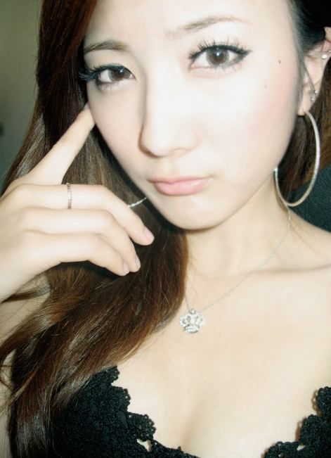 มียา >> Facebook