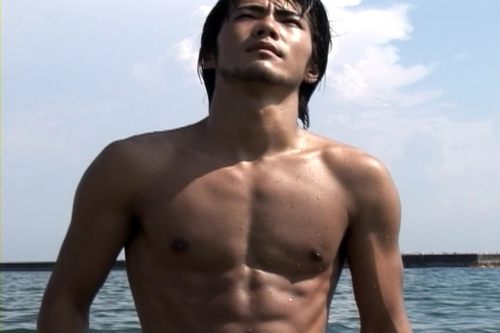 เบื้องหลัง ตี๋ญี่ปุ่น ตอน เล่นน้ำ