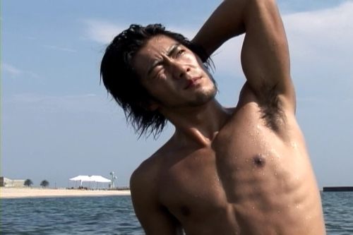 เบื้องหลัง ตี๋ญี่ปุ่น ตอน เล่นน้ำ