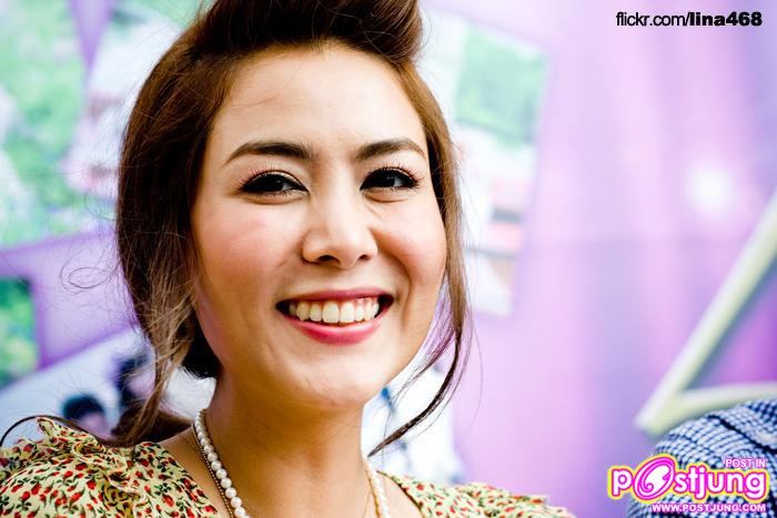 ดาราช่อง3 แจกลายเซ็นปฏิทินช่อง 3 ณ. ตึกมาลีนนท์