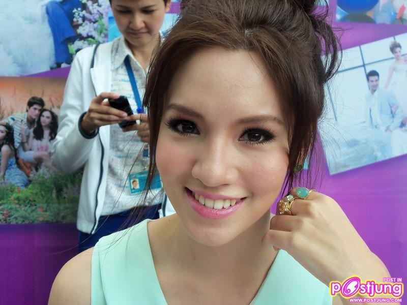 ดาราช่อง3 แจกลายเซ็นปฏิทินช่อง 3 ณ. ตึกมาลีนนท์