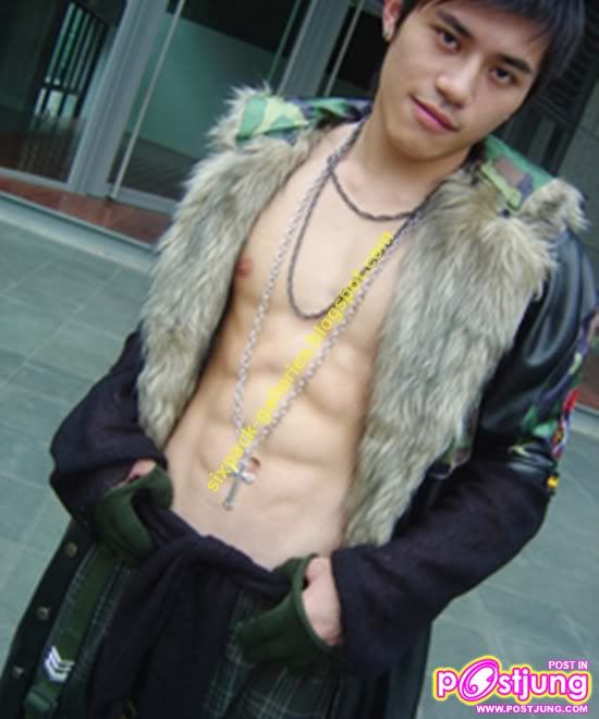 โอ้ววววว!!!!  ทำไรอะ (sixpack หน้าท้องสวยจิง)