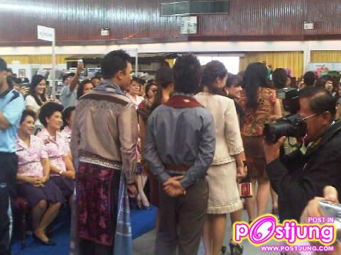 กัน&รุจ งานเดินแบบผ้าไหม ที่สวนอัมพร