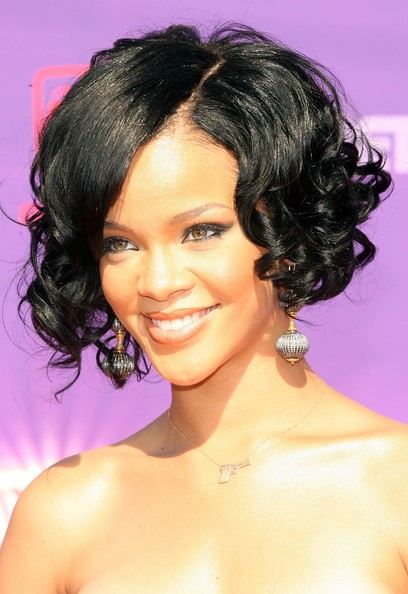 วิวัฒนาการทรงผมของ  Rihanna