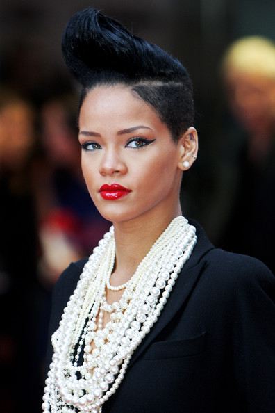 วิวัฒนาการทรงผมของ  Rihanna