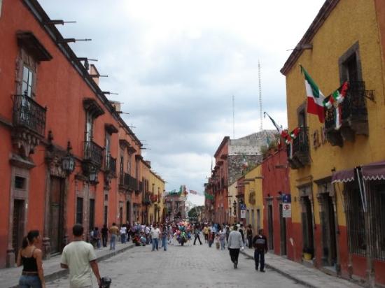 อันดับที่ 4 ซานมิเกลดีอาเลนเด้ ประเทศเม็กซิโก